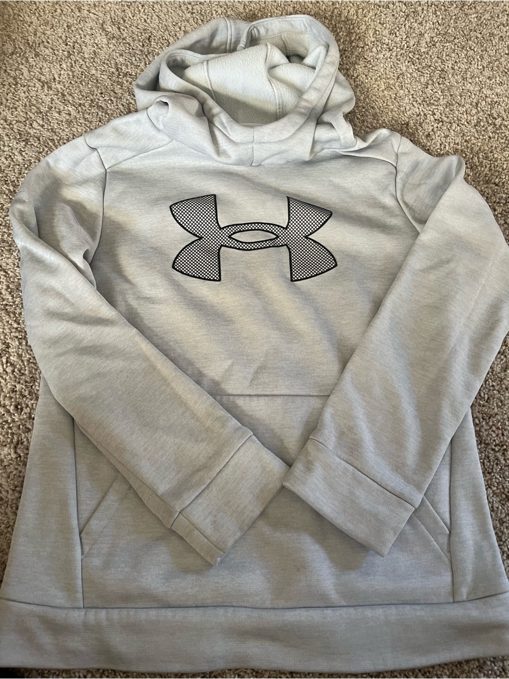 Under Armor Boys hoodie size medium